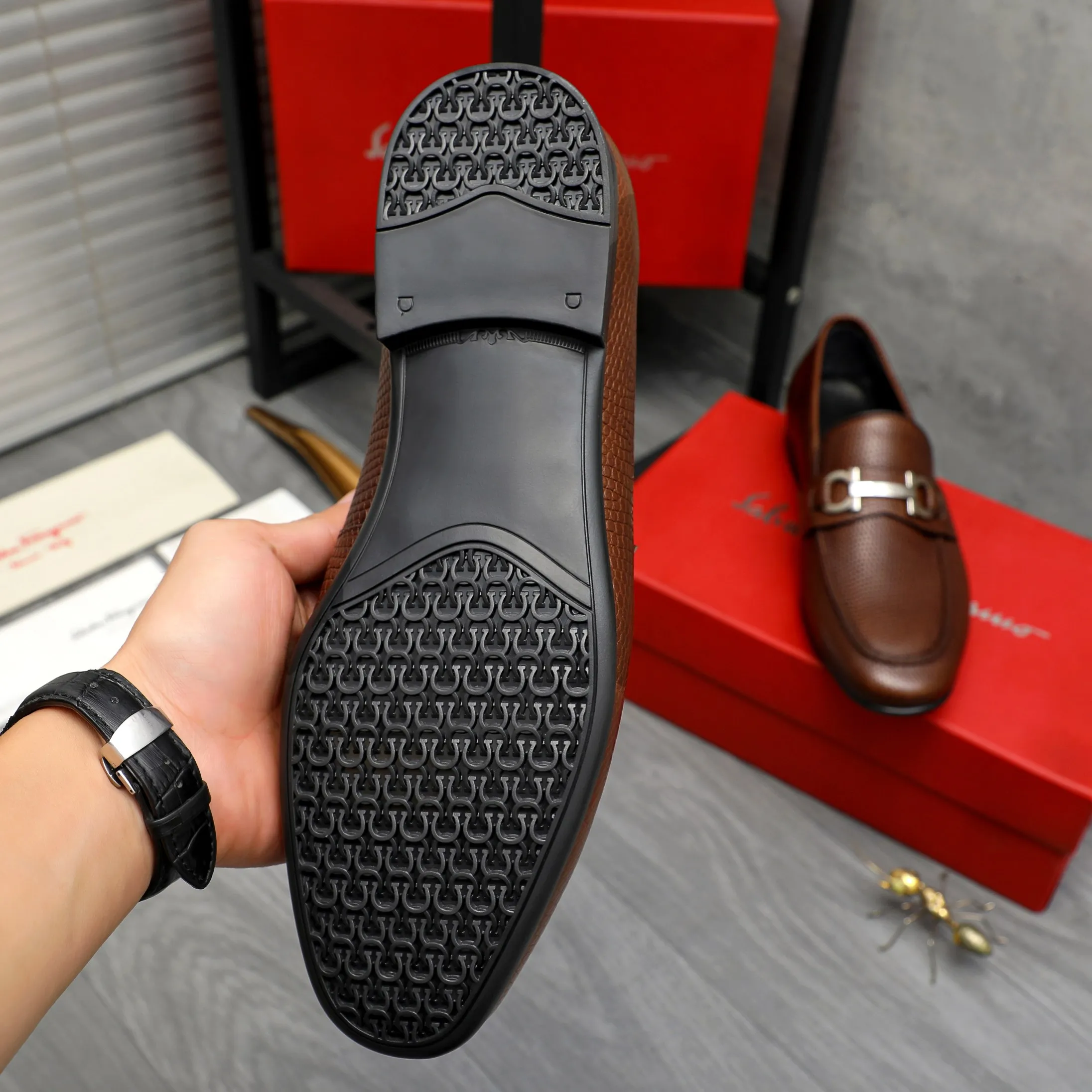 Men's shoes 💰p442 Product trademark: Ferragamo "Ferragamo" business slip-on leather shoes. Regular size: 38-46 (45.46 is custom-made and non-returnable) Product materials: Selected grained cowhide upper, cowhide lining, rubber outsole